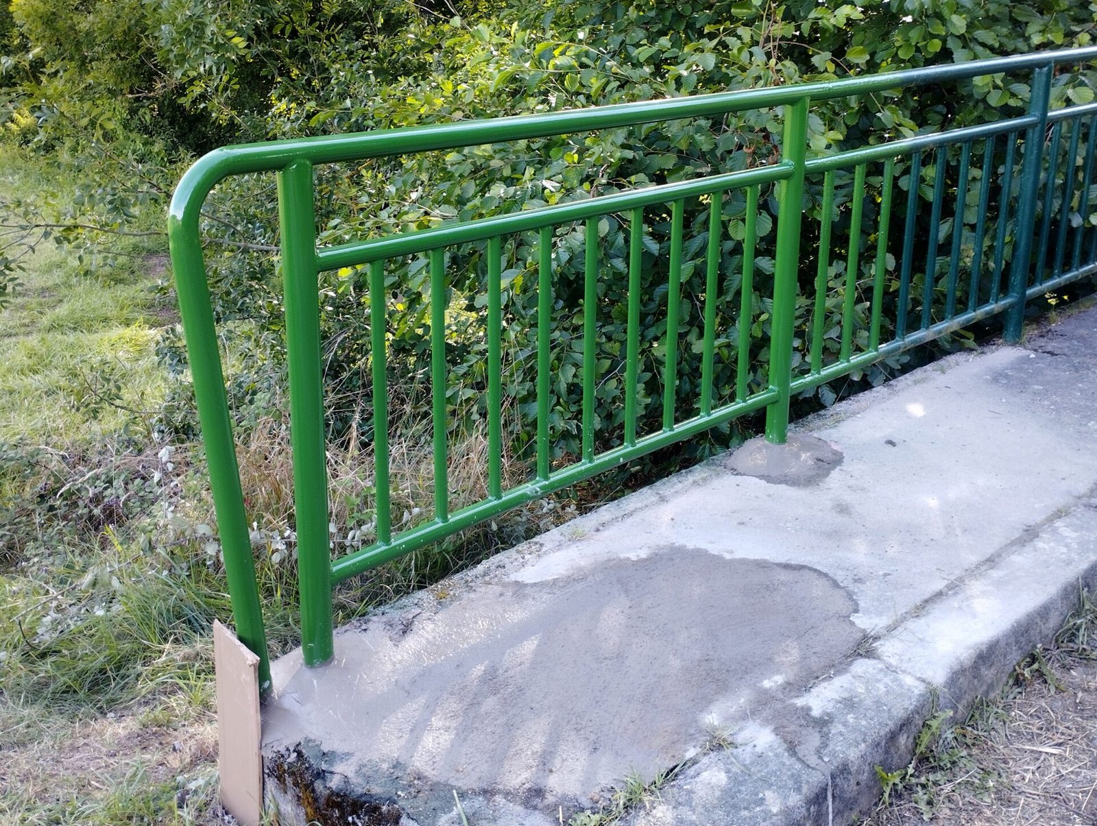 Réparation d'un pont public en métal après
